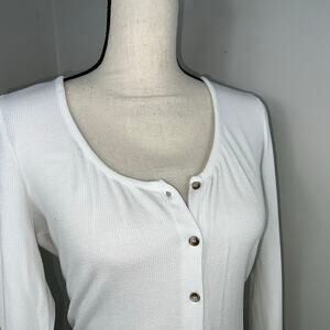 Socialite White Ribbed Long Sleeve Knit Tee Scoop Neck Button Up